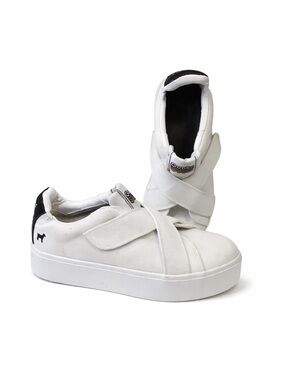 GOATS Women's White Platform Velcro Crisscross Canvas Sneakers 8.5